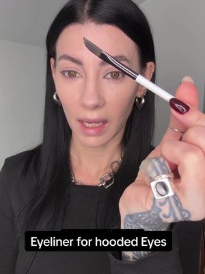 Winged Liner tutorial for hooding eyes using @MOB Beauty Cake Liner M41 #eyelinerforhoodedeyes #hoodedeyesmakeup #eyelinertutorial 