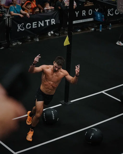 It was only a matter of time. Grit and relentless effort brought @JackDriscollFitness to the top of the HYROX Pro Men’s podium in Dallas (56:21). Congratulations, Jack. This is just the beginning. #TrainDallas #DoHardThings 