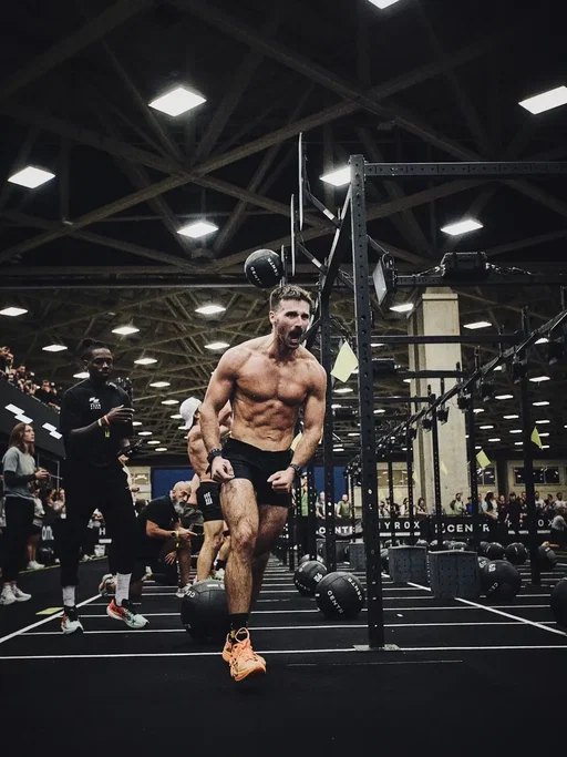 4 races. 4 Podiums. 4 PR’s. Sunday night wrapped up a whirlwind 10 days for @JackDriscollFitness . After securing his first HYROX victory on Friday, he and Pro Doubles partner #ryandouglas placed 3rd in Dallas and narrowly missed going sub-50 for the first time (50:12). Jack is now ranked as the #24 HYROX athlete in the world and is knocking on the door of the #Elite15. This isn’t luck. It’s hard work paying off. 🥉HYROX Chicago Pro Doubles (51:09) 🥉HYROX Chicago Pro Solo (56:23) 🥇HYROX Dallas Pro Solo (56:21) 🥉HYROX Dallas Pro Doubles (50:12) #DoHardThings  #hyrox