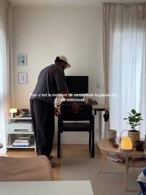 Généralement j’en profite pour ranger un peu, manger et me detendre devant une série et vous ? 😌  #homedecor #cozyathome #teletravail #pourtoiii #fyp 