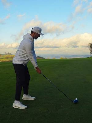 Whose swing is best?  @Japesgolf @mattyyaps  @ParYardGolf #golf #golflife #golfer #paryard #golfswing