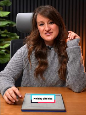 #reMarkablePartner The @reMarkable Paper Pro is such a great device to keep your thoughts and ideas organized all in one place, and so I decided to gift one to my sister and help bring some organization to her chaotic life 😂 If you’re looking to gift someone in your life (or even yourself!) a great gift, check out the reMarkable paper pro. 