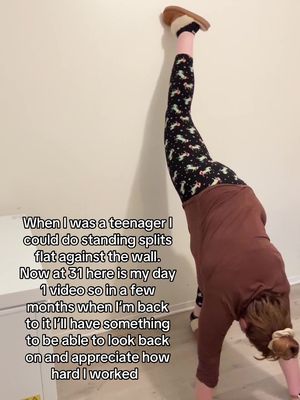 I know I 100% need to work on my turn out and position again. First time trying it since 16 and I was humbled. I think it will be cool to be able to look back on and see where I am in a few months #standingsplits #day1 #fitnessjourney 