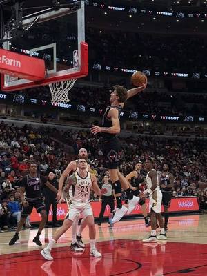 MATAS WITH DA HAMMER 😮‍💨🔥 #matasbuzelis #dunk #highlights #basketball #chicagobulls 