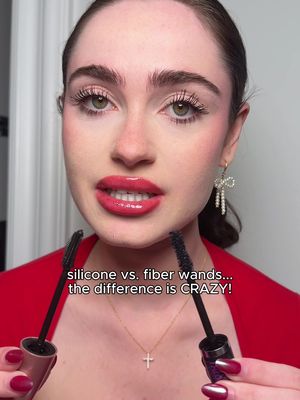 silicone wand vs. fiber wand… the difference these make on your lashes is actually crazy 👀✨if your mascara never looks right, it might not be the formula, it might be the wand🩷 #mascara #mascaratips #makeuphacks #beautyeducation #lashroutine 