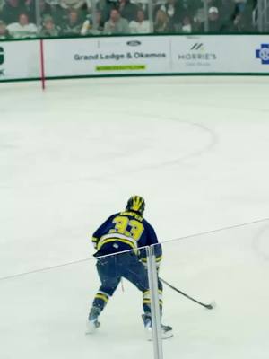 Things are going to be heated for round ✌🏻in Michigan tonight  Are you rooting for MSU or U of M?? #everythingcollegehockey #msuhockey #michiganhockey 