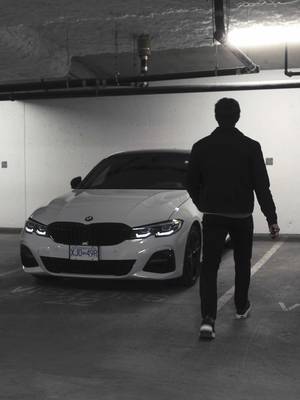 6 accessories you need in your car. 1. Phone mount 2. Hand sanitizer 3. Microfibre towel 4. Gum and/or floss 5. Sunglasses 6. Umbrella #asmr #caraccessories #cars #caradvice #routine