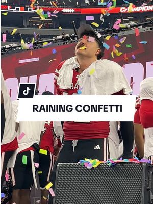 J-Rod making it rain then walking away 🤷‍♂️ #Big12FB | #TexasTech 