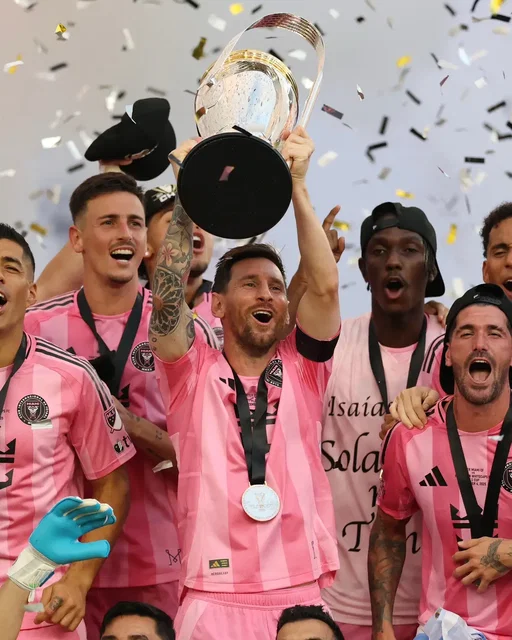Lionel Messi wins the @Major League Soccer Cup with @InterMiamiCF 🏆 #messi #mlscup #leomessi #intermiami #messi10 