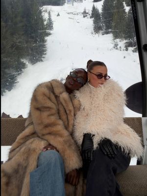 sometimes all you need is your gurl and a trip to the mountains❄️ #switzerland #winterfashion #snow 