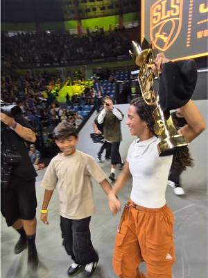 The moment she knew it was over 🤩 YOUR SLS 2025 SUPER CROWN CHAMPION @rayssalealsk8 🏆