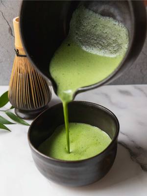We’ve spent months collaborating with @_hellohomebody on this new ceramic matcha set, and we’re so excited to finally share it with you. Handmade in NYC by ceramicist Cameron Busch, each piece is crafted with so much care to elevate your daily ritual. Shop the full set or each piece on its own.