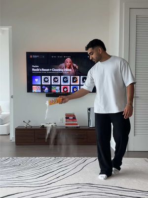 sunday reset 🧺 come hang with me for a weekend reset + rnb vibes, this was one of my most replayed songs on my iPod back in the day, didn’t need spotify wrapped to know that #sundayreset #cleanwithme #cleaningmotivation #weekendreset #cleaningtiktok 