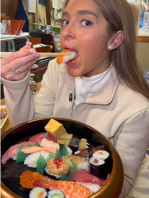 Nos cocina un hombre de 75 años en Japón 😱🥹 📍Sushi sho #parati #viral #fyp #japan #comida 