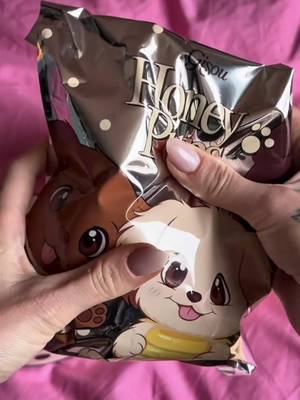 Unbox my @Gisou honey pup w me 🥹