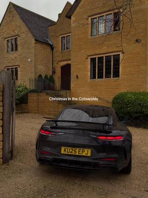 Christmas Cotswolds 🎄 #christmas #mercedes #porsche 