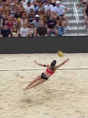 A masterclass in defense.  AVP League 2025: Women’s Best Defender — Kristen Nuss stacked up 143 digs on the year, averaging 15.89 digs per match, picking up her second AVP Defender of the Year award. #AVPBeach #BeachVolleyball