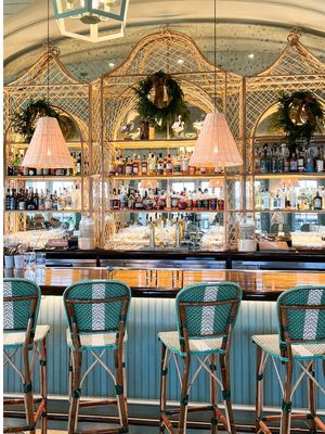An ultimate holiday experience✨ Now through the holiday you can book Afternoon Tea at the Dunlin Auberge on Kiawah. To say this was a dreamy experience straight out of a holiday movie is an understatement 😍