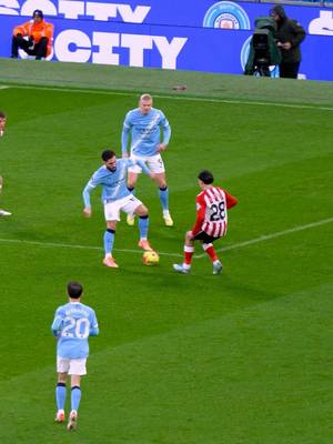 Poetry in motion 💫 #RayanCherki #ManCity #PremierLeague #Football 