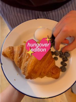 a really dreamy day of eats in my unbiased opinion 🫦 tldw: a character building breakfast, a soggy stomp, a fantastic cheese toastie, getting down bad for some beige, and the phattest Chinese takeaway you’ve ever seen #whatieatinaday #Vlog #takeaway 