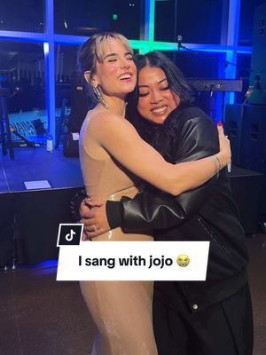 i’ve loved @iamjojoofficial since i was 13. 😭💞 i used to sit in my room singing her songs (I still do), oh my millenial heart! thank you @Alaska Airlines ✨ #millennial #fyp #alaskaairpartner #millenialsoftiktok #teenathach