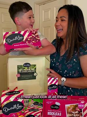 Is it really Christmas without Darrell Lea? 🎄🍫 Our festive treats are back… and this year we’ve added something extra special - the Make Your Own Rocklea Road Kit! Melt, mix, set… done 🙌 The perfect holiday activity with the little ones (and big kids too). 💝 #DarrellLea #DLRockleaRoad #ChristmasTreats #DLMakesItBetter #christmas 