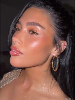 the NEW brown sugar on til dawn from @ONE SIZE BEAUTY is a must have for girls night out🤎🐻😍 #ontildawnglitter #onesizepartner 