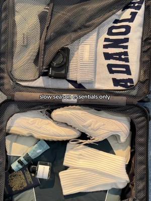 winter getaway outfit planning made easy 🤳 your slow season essentials now available #adanola #airportoutfit #packwithme 