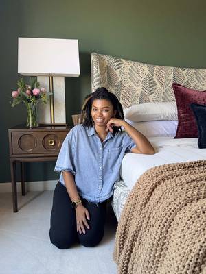 Inviting family and friends to stay at your home over the holidays? @revelationbyuttermost has everything you need to turn a forgotten and bland bedroom into a beautiful guest retreat. With a fresh coat of paint and timeless furniture and decor pieces, we were able to transform this space in one weekend! Thank you, REVELATION for helping me gift my family with a gorgeous new bedroom to host guests this holiday season, and for years to come! Click the link in my profile to view these pieces and find your nearest REVELATION retailer. #DesignThatLasts #revelationbyuttermost #sponsored 