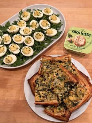 Adding some new flavors to my holiday recipes with @alouette Cheese Garlic & Herbs Soft Spreadable Cheese. These creamy deviled eggs and savory spinach and artichoke galette are simple to make and will definitely impress your guests. #Sponsored