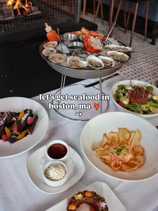 The Banks is a fantastic seafood & steak restaurant in Back Bay! Their interior is two-stories with a nautical and elegant design. They have two bars, a large fireplace, and a large variety of seating options. I love going for a buzzy weekend dinner or cozy lunch. They have some of my favorite Boston seafood dishes. See below ⤵️ 🐟 tuna tartare - beautiful presentation, served on crispy rice and a spicy sauce 🍞 french toast - great brunch dish, served with chocolate ganache and fresh fruit 🐠 halibut crudo - tastes like a tropical vacation with flavors of coconut leche de tigre 🦞 petite banks tower - fresh seafood, comes with oysters, clams, and lobster tail 📍406 Stuart St. Boston, MA #bostonfoodgram #boston #bostonfood #brunchesofboston #ilovemyboston