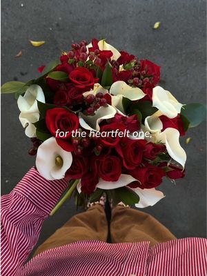 Holiday moments feel different for everyone. Let your flowers say the rest. #flowers #bouquet #bouquets #floral #urbanstems 