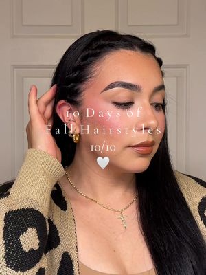 Last one for this series! 🥰😍 Lmk if you want to see a holiday hairstyles series! Share with a bestie & follow for more 💕 . #hair #hairstyle #hairinspo #easyhairstyles #hairtutorial 