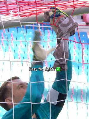 Top marks for Improvisation for #ManuelNeuer 💡😂 #Bundesliga #fussball #FCBayern 