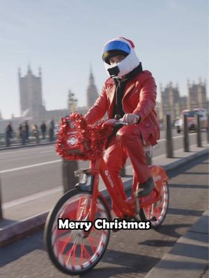 Had an absolute laugh being Santa for the day 🎅🎁 #AD This @Santander UK bike sleighed as I handed out chocolate coins and some cash money to some absolute legends.  Shout in the comments if you spotted me? 👀 Love you! Merry Christmas x  #harveyridesbikes #christmascheer #festivelondon #santander  