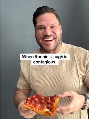 We love a wholesome moment 🥹♥️ #ronnie #jerseyshore #laughter #contagious #pizza