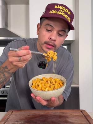 Mac & Cheese in 60 Secs #macandcheese #macandcheeserecipe #EasyRecipe #quickrecipe #homemadefastfood 