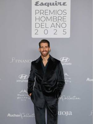 About last night in Madrid during @Esquire’s Men of the Year 20025 Awards. A fantastic evening with great taste and style. Congratulations to the whole team! Wearing a special @PuroEGO Official velvet suit that we made for this occasion.  #suitstyle #menfashionstyle #esquire #modahombre 