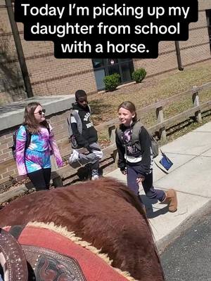 This is how you become the coolest kid in school. #RoadTo19M #Pubity  (Arielle Kite via ViralHog)