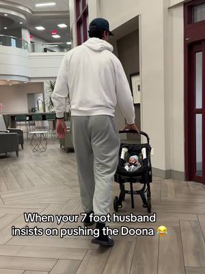 Can we get an extender made pls @Doona #doonastroller #doona #dadsoftiktok #newbornbaby 