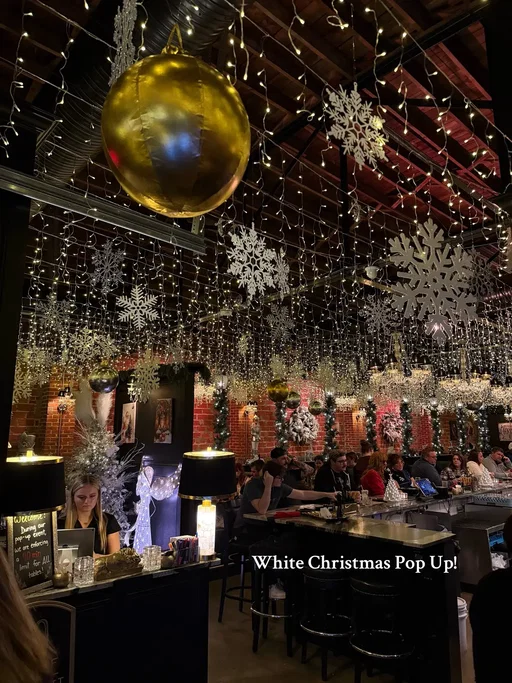 First time at Vetta’s Holiday Pop Up!  #kansascity #leessummit #holidaypopup #whitechristmas #thingstodokc 