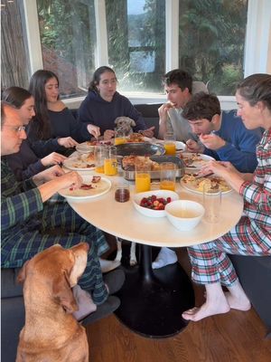 Love when all of the kids are home from college for the holidays and the house is full! Family meals are the priority! Here are two favorites: Dutch Baby w/Raspberries Ingredients •	4 Tbsp unsalted butter •	½ cup all-purpose flour •	½ cup milk (room temperature) •	¼ cup sugar •	2 large eggs (room temperature) •	Pinch of salt •	Top w/Powdered sugar & raspberries Instructions 1.	Heat oven to 425°F with a 10-inch skillet inside. 2.	Whisk eggs, milk, flour, sugar, and salt until smooth. 3.	Add butter to hot skillet; melt and coat pan. 4.	Pour in batter and bake 15–25 min until puffed and golden. Cheddar Bacon Breakfast Bake Ingredients •	1 can refrigerated flaky buttermilk biscuits, pulled apart •	1 lb uncooked bacon, chopped •	8–10 large eggs •	½ cup milk (or cream for extra richness) •	1½ cups sharp cheddar cheese, shredded •	Salt & pepper, to taste •	Minced chives, for topping Instructions 1.	Preheat oven to 350°F. Butter a 9×13 baking dish. 2.	Layer torn biscuits in the bottom of the dish. 3.	Sprinkle with cheddar and raw chopped bacon. 4.	In a bowl, beat eggs and milk together; season with salt & pepper. 5.	Pour the egg mixture evenly over the biscuit and bacon layers. 6.	Bake 40–50 minutes, until eggs are set and top is golden. 7.	Let rest 5 minutes; sprinkle with minced chives and serve warm. #homefortheholidays #familytime #breakfastcasserole #hexcladpartner  @HexClad #holidayrecipes 