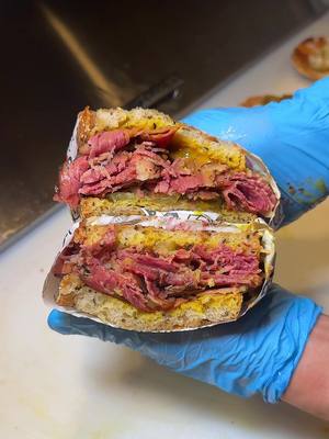 Tender smoky pastrami layered to absolute perfection.  📍LA, Malibu, Newport Beach, Las Vegas, PB, Torrance  🍔Irv’s world famous burgers are ground fresh daily & pressed to order  💛Since 1946 #burgers #irvsburgers #food #Foodie #pastrami 