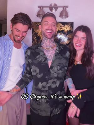 That’s a wrap OD Chypre! 👏🏻🥂 De loin ma saison préférée de Truth or Drink depuis le début du concept sur ma chaîne YouTube! Chaque candidat(e) d’OD Chypre est arrivé(e) avec une ouverture incroyable, une vraie personnalité aux mille couleurs et tellement de jus pour les entrevues ☕️👌🏻 J’ai eu un plaisir fou, sincèrement. Ce sont des humains formidables que je suis extrêmement reconnaissant d’avoir rencontrés, les uns après les autres 🥹✨ Merci à la prod d’@Occupation Double de me faire confiance pour une 5e année avec ce concept. Je réalise vraiment la chance que j’ai de faire ce métier-là, tellement le fun 🙌🏻 Merci à mes partenaires de leur confiance en mon travail et des beaux cadeaux pour les candidats! 🎁 @Popunderwear @Poseidn 🔱 - Bombes à Boire 3D @Kevins-Kyle  J’espère que vous avez aimé cette saison autant que moi, et l’angle un peu différent, sans filtre et sans limite, que j’ai voulu apporter 🎉💃🏻 Merci d’être là semaine après semaine, toujours au rendez-vous. 🥹 Sans VOUS, tout ça ne serait malheureusement pas possible et je ne l’oublierai jamais. 🫶🏻 Maintenant, place aux entrevues d’OD Tentations 😏🔥 (coming soon hihi) 👉 Pour le Truth or Drink des grands gagnants : lien dans ma bio 🎙️👑 #odchypre #occupationdouble #od #truthordrink #pourtoi @Julie-Pier Letarte @Lauriane Siegwald @arnaudnadeau_ @AchilleFPS @Alex Lussier @cindy @anycandelier @Deymien @Max Robichaud @clara.od_officiel @nao @mariemaylarochelle @laurie.od_officiel @xavier.od_officiel @Cédrik Giguère @Catherine Tremblay @Elisa Daigle @Yorick J @Claudia Neves @Béatrice Drolet @Anthony Pilotte @Johanie Lacharité @Charles Arsenault 