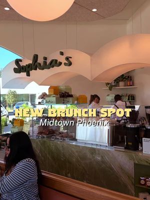 I’m a midtown girlie so this is PERFECT ✨ so exciting that there’s dope new spots near me! It’s called @sophiasbrunch they have brunch & lunch options! Super cute, the food is great and fresh and we enjoyed it! ❤️I’ll be back! #arizonaplaces  . . . . #arizona #phoenix #arizonafood #brunch 