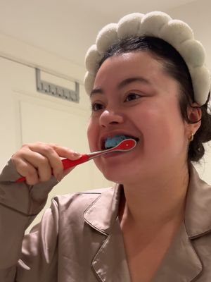 How is everyone else getting ready for winter? ❄️  *Stains caused by food & drink vs fluoride toothpaste after 3 days #Colgate