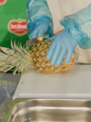 Fastest time to peel and slice a pineapple 🍍⏱️ 11.43 seconds by Dominika Gasparova with Del Monte 🇬🇧 Ten Del Monte employees in Wisbech, UK who were experienced in preparing pineapple went head to head to challenge the previous record of 17.85 seconds. Dominika, who was the fastest in practices had to remove the pineapple skin and chop the fruit into chunks no larger than 3.8cm in record time. Her first attempt at beating the record under official conditions was flawless, improving the record to beat by over 6 seconds.