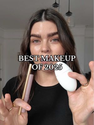 My top three makeup discoveries of 2025: - @Lisa Eldridge Seamless Skin Enhancing Tint (I wear T8) - @kjh.brand Nano Brow Set - @MERIT Beauty Signature Lip Liner in Beverly Hills #Beauty #BestOf #Wrapped2025 #MakeUp #TheWardrobeEdit 