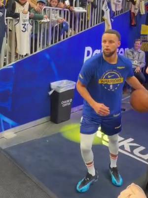 Good to be back on the floor with the guys! 💦 #goldenstatewarriors #stephencurry 