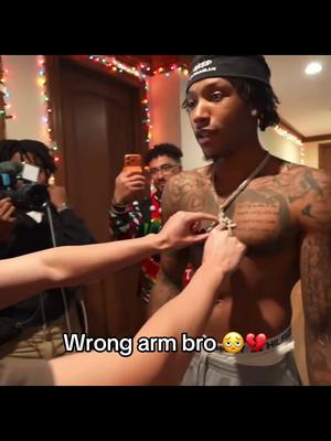 Wrong arm man 😭 #jasontheween #faze #silky #lacy #marlon